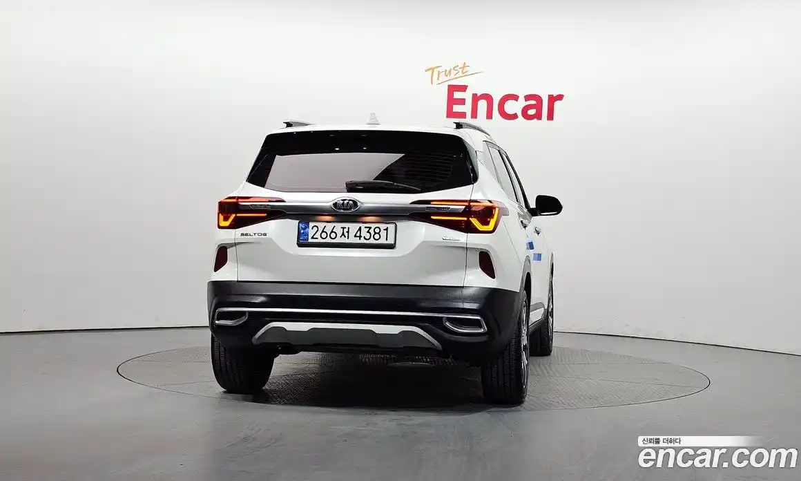 Kia Seltos 2021 1.6 Автомат в Москве № 12322, фото 17