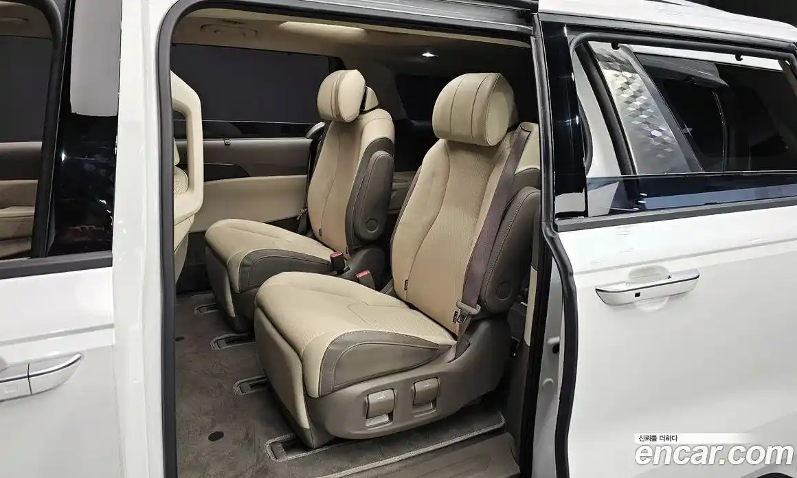 Kia Canival 2023 3.5 Автомат в Москве № 124067, фото 12