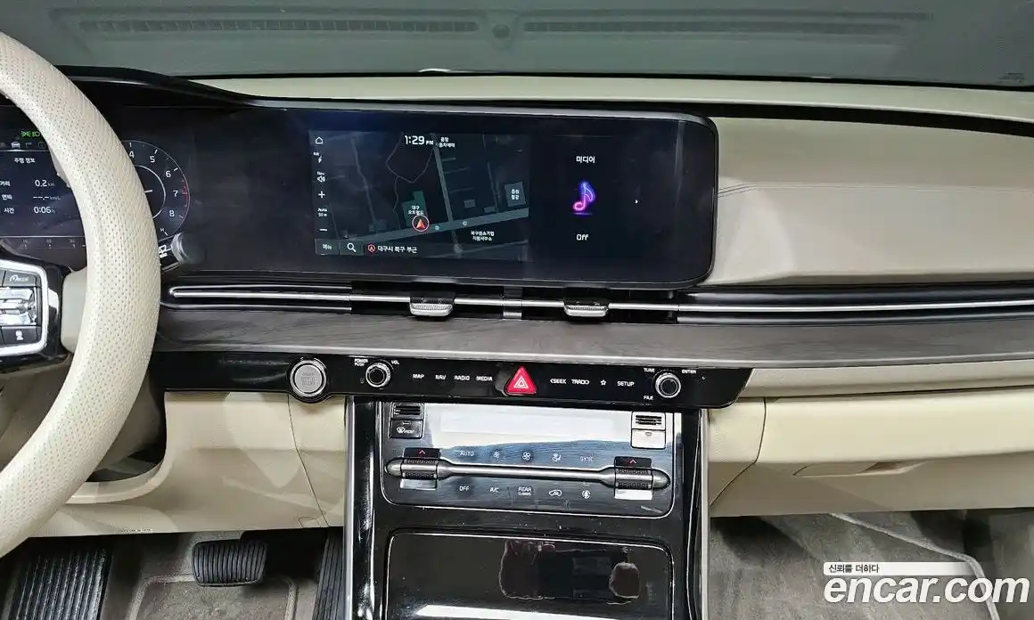 Kia Canival 2023 3.5 Автомат в Москве № 124067, фото 19