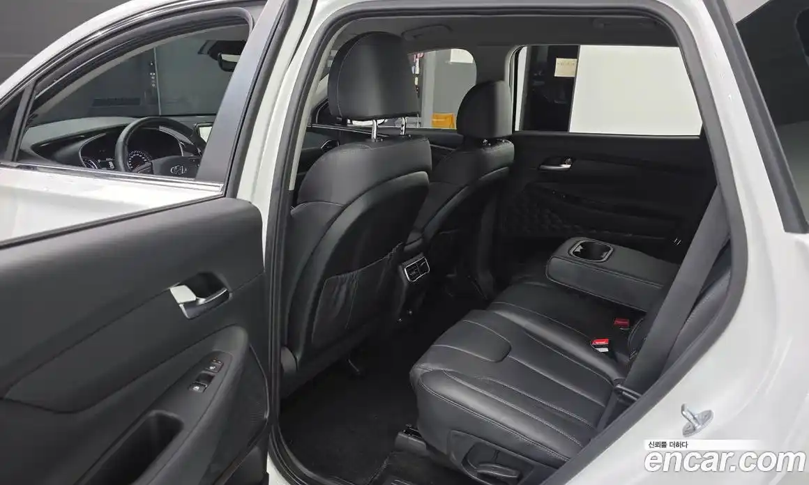 Hyundai Santa Fe 2023 1.6 Автомат в Москве № 125484, фото 11