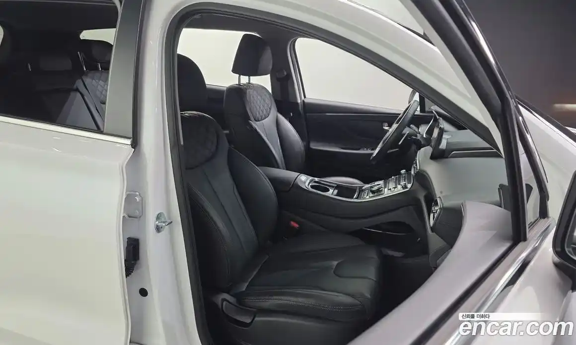 Hyundai Santa Fe 2023 1.6 Автомат в Москве № 125484, фото 12