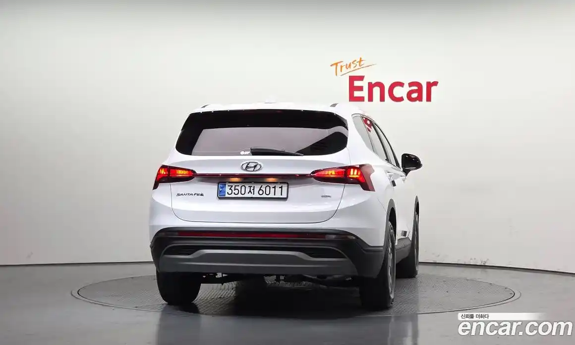 Hyundai Santa Fe 2023 1.6 Автомат в Москве № 125484, фото 4