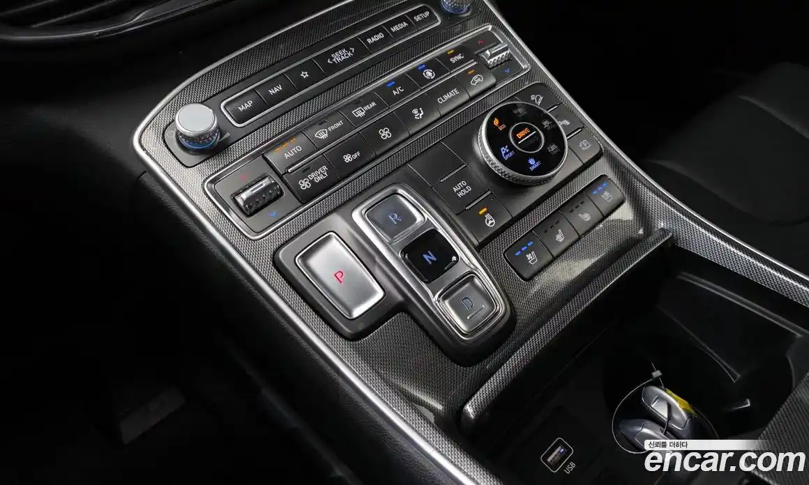 Hyundai Santa Fe 2023 1.6 Автомат в Москве № 125484, фото 9