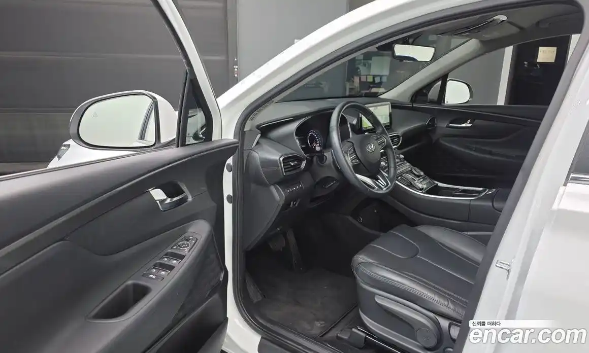 Hyundai Santa Fe 2023 1.6 Автомат в Москве № 125484, фото 10