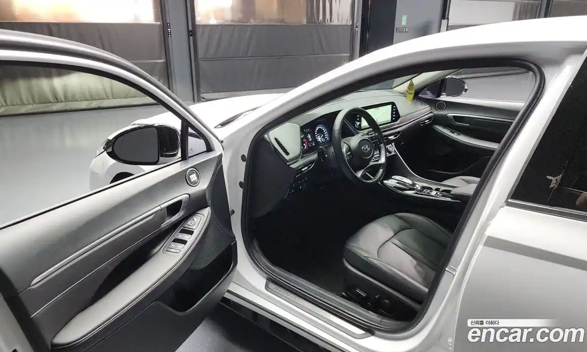 Hyundai Sonata 2023 2.0 Автомат в Москве № 130095, фото 11