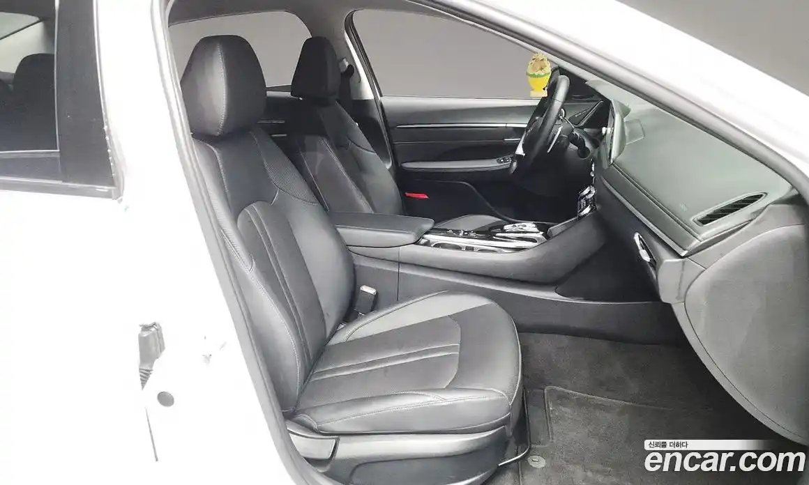 Hyundai Sonata 2023 2.0 Автомат в Москве № 130095, фото 13