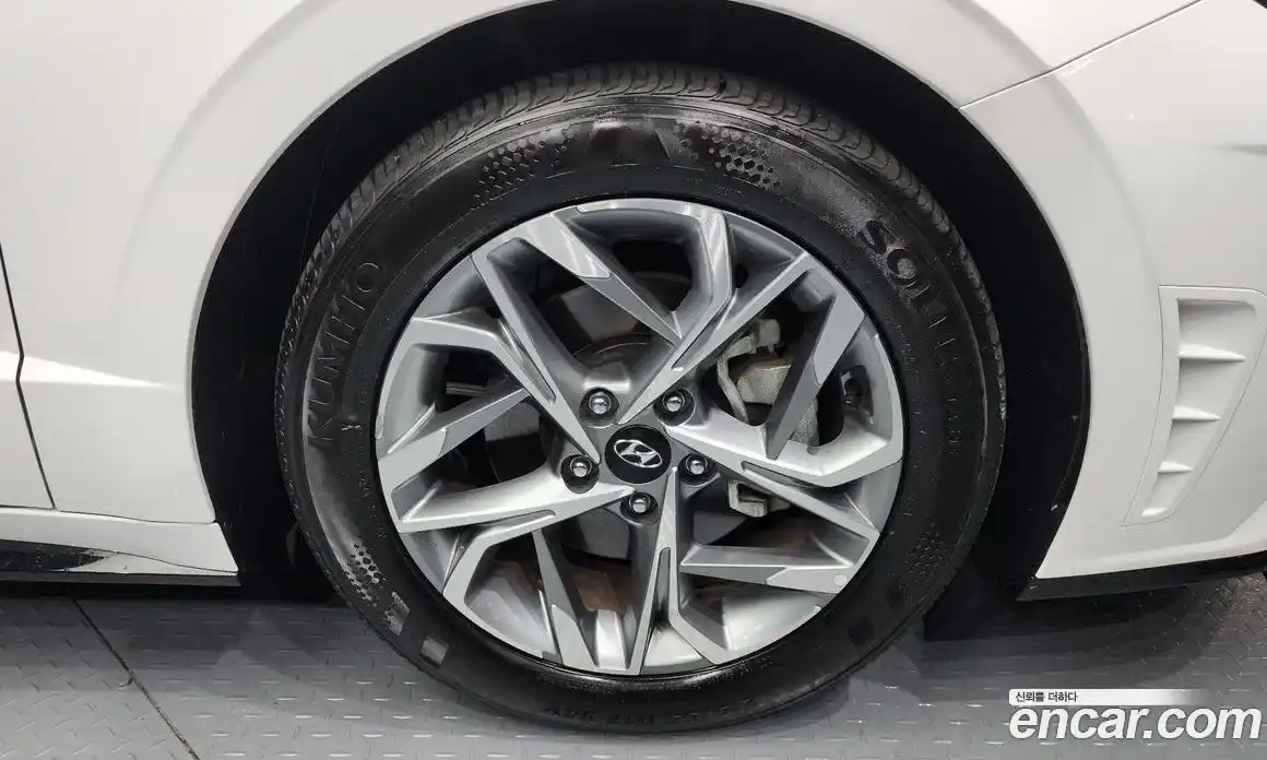 Hyundai Sonata 2023 2.0 Автомат в Москве № 130095, фото 9