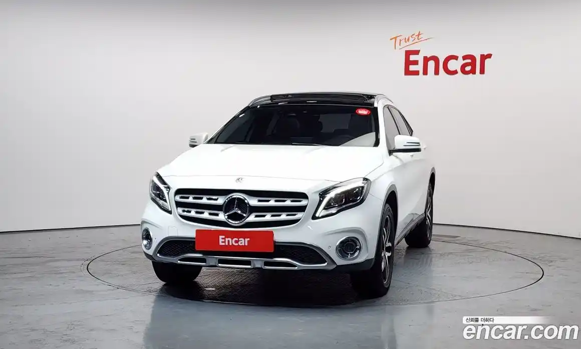 Mercedes-Benz GLA-Class 2018 2.0 Автомат в Москве № 141603, фото 13