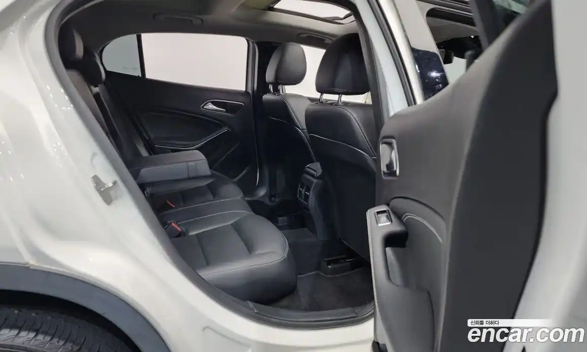 Mercedes-Benz GLA-Class 2018 2.0 Автомат в Москве № 141603, фото 19