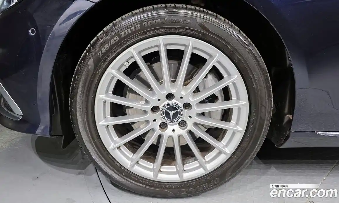 Mercedes-Benz E-Class 2022 2.0 Автомат в Москве № 143357, фото 11