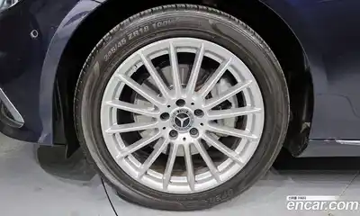 Mercedes-Benz E-Class 2022 2.0 Автомат в Москве № 143357, миниатюра 11