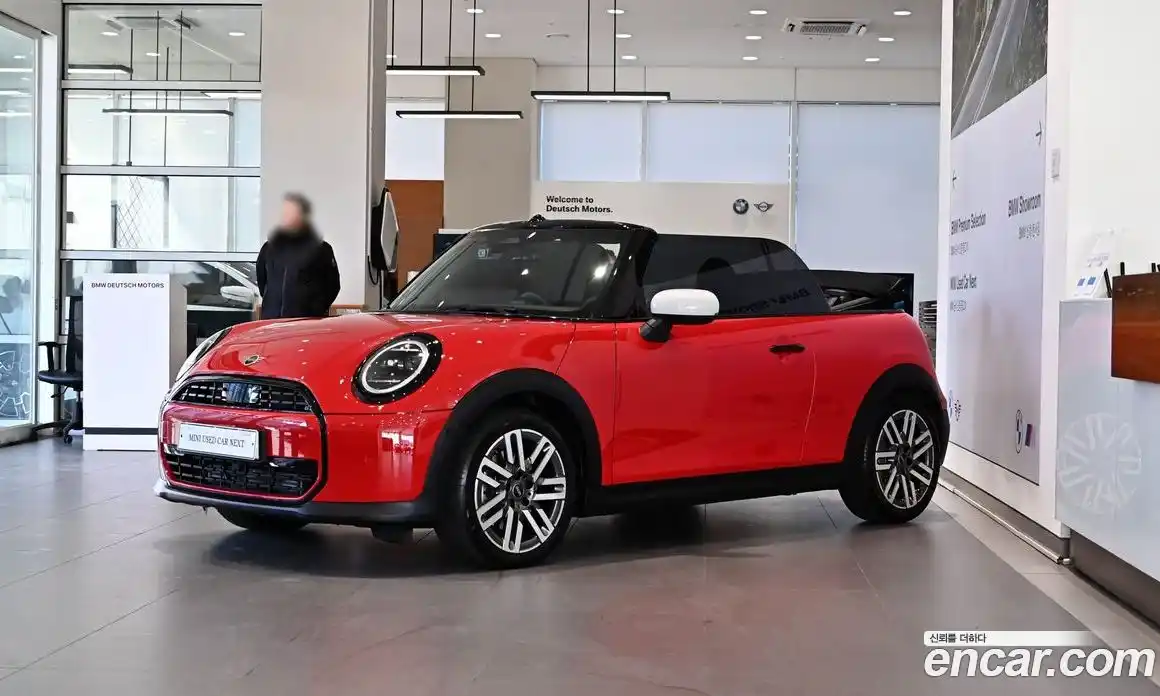 Mini Cooper Convertible 2025 2.0 Автомат в Москве № 143734, фото 1