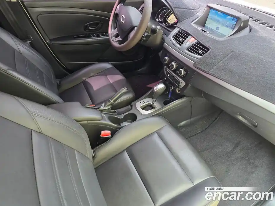 Renault SM3 2018 1.6 Автомат в Москве № 152488, фото 7