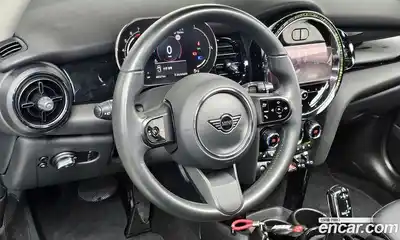 Mini Cooper 2022 1.5 Автомат в Москве № 153740, миниатюра 3