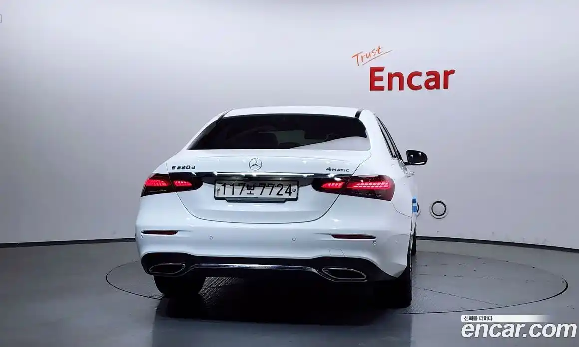 Mercedes-Benz E-Class 2021 1.9 Автомат в Москве № 161786, фото 10