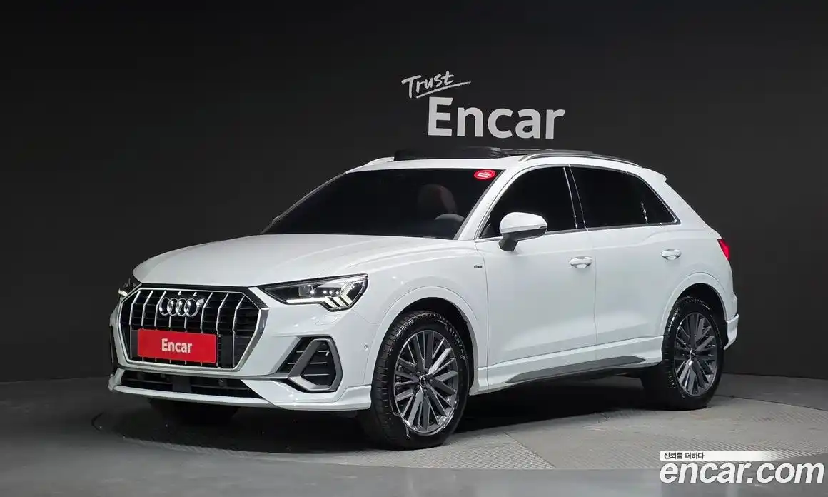 Audi Q3 2023 2.0 Автомат в Москве № 162570, фото 1