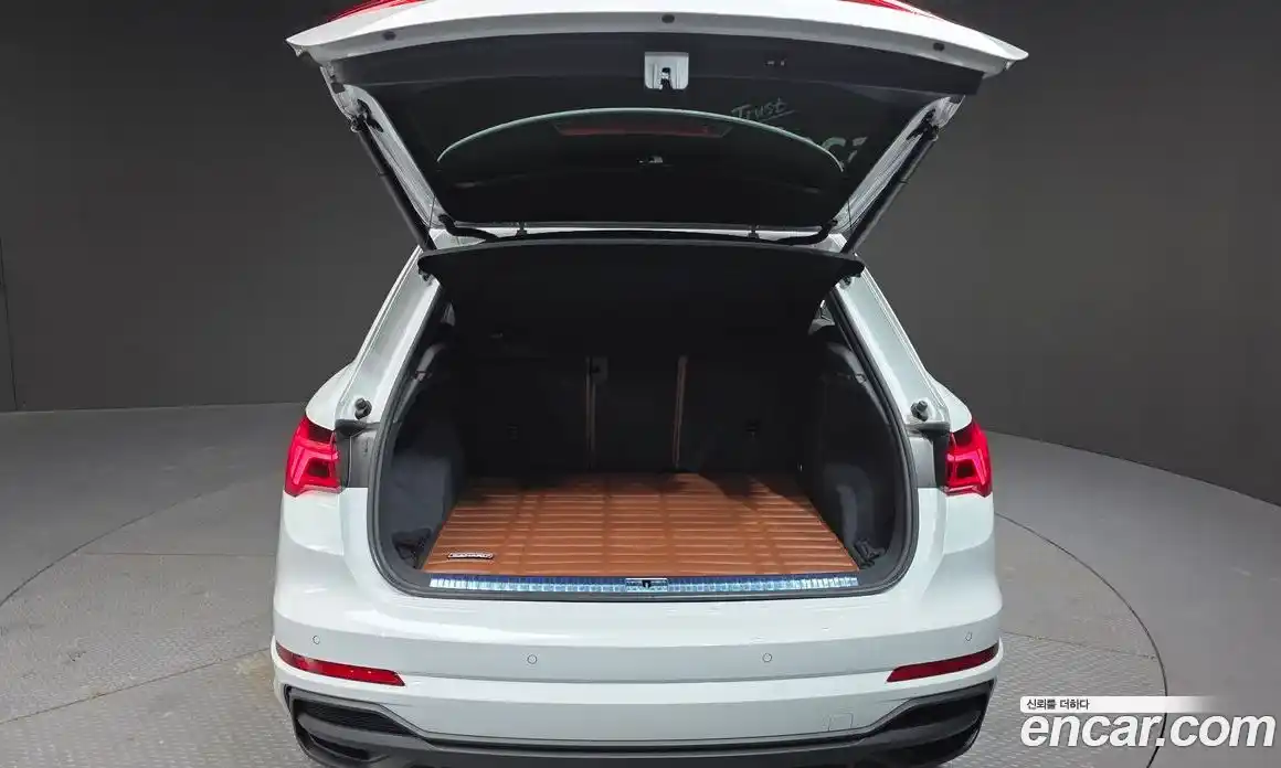 Audi Q3 2023 2.0 Автомат в Москве № 162570, фото 20