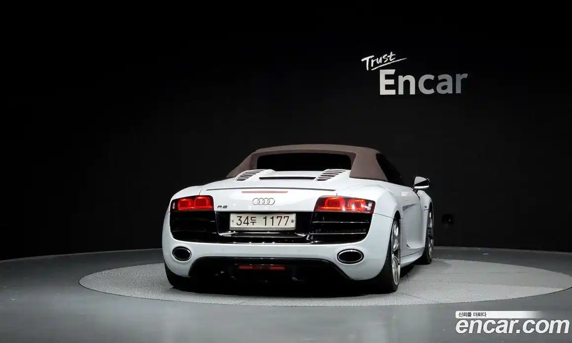 Audi R8 2011 5.2 Автомат в Москве № 163766, фото 16