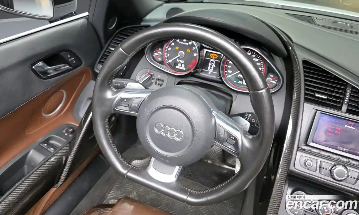 Audi R8 2011 5.2 Автомат в Москве № 163766, фото 9