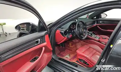 Porsche Panamera, 2022