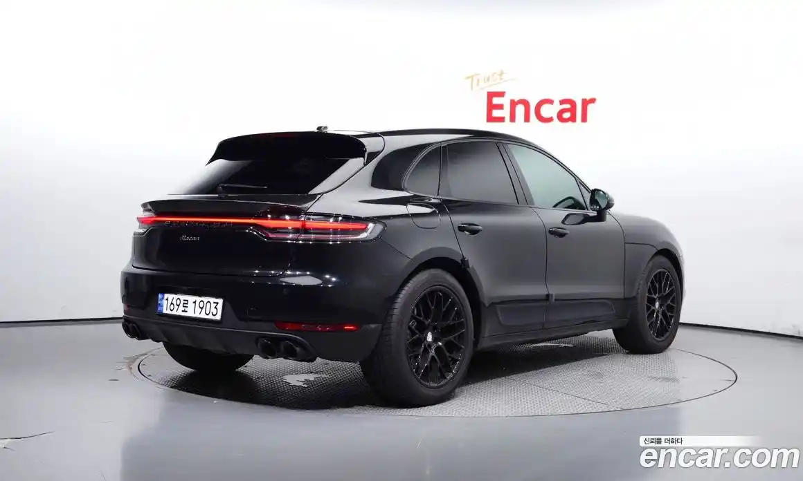 Porsche Macan 2019 2.0 Автомат в Москве № 165376, фото 1