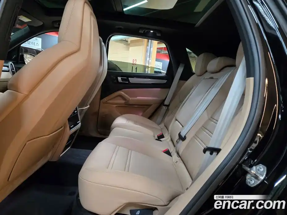 Porsche Cayenne 2022 3.0 Автомат в Москве № 165844, фото 5