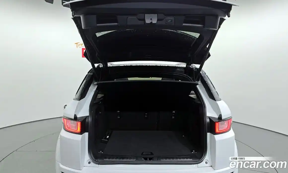 Land Rover Range-Rover Evoque 2018 2.0 Автомат в Москве № 166365, фото 11