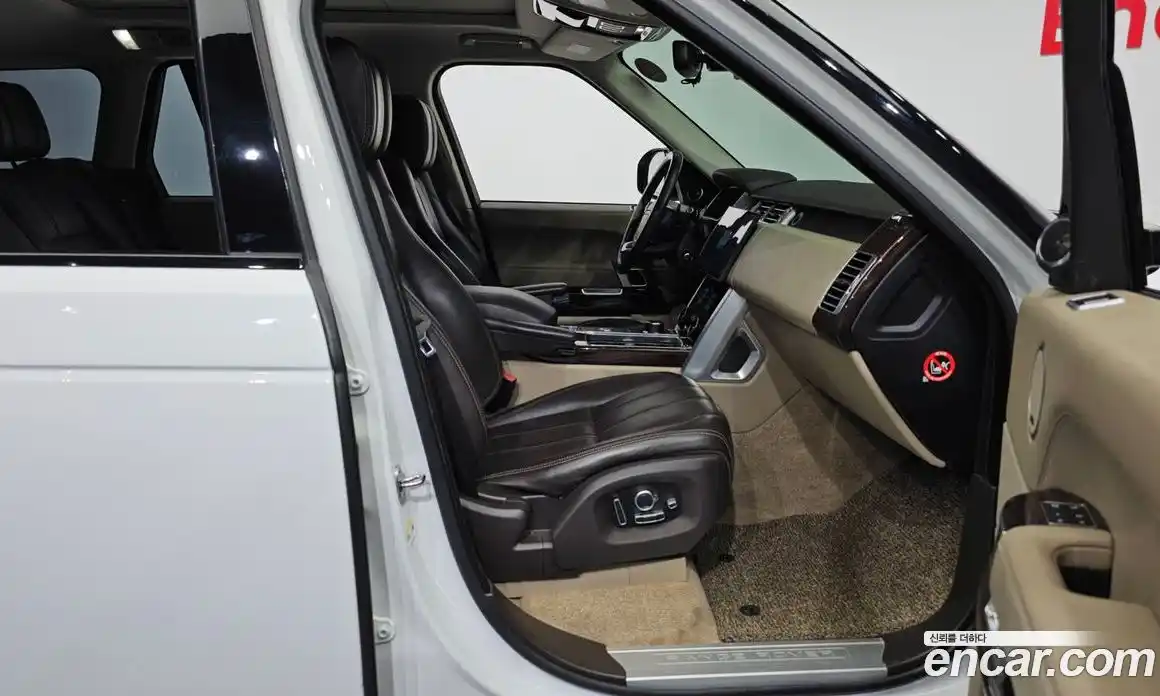 Land Rover Range-Rover 2016 4.4 Автомат в Москве № 166457, фото 18