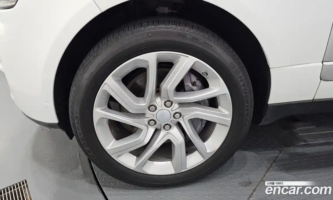 Land Rover Range-Rover 2016 4.4 Автомат в Москве № 166457, фото 20