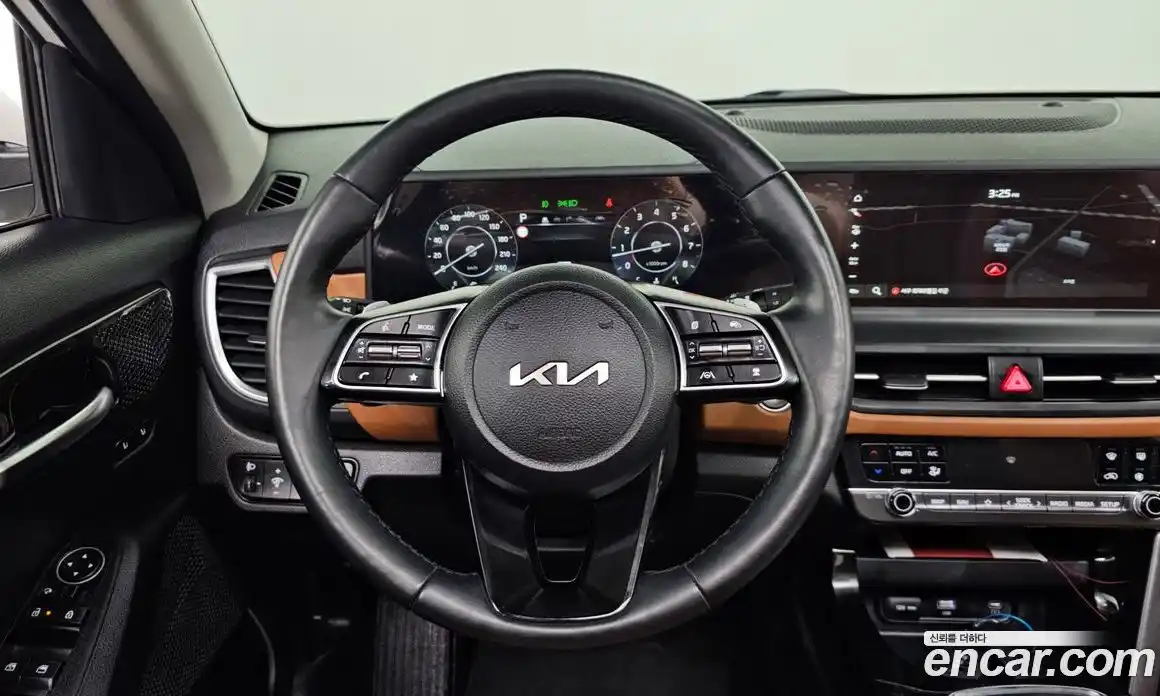 Kia Seltos 2023 2.0 Автомат в Москве № 16706, фото 14