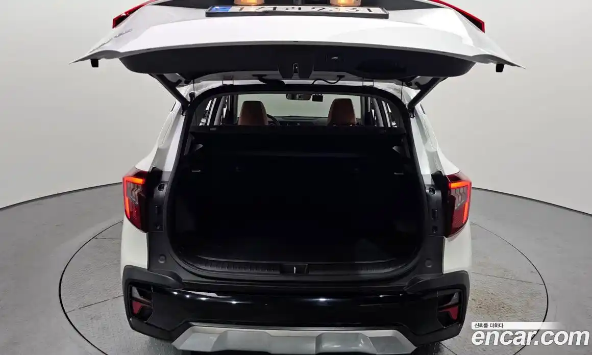 Kia Seltos 2023 2.0 Автомат в Москве № 16706, фото 20