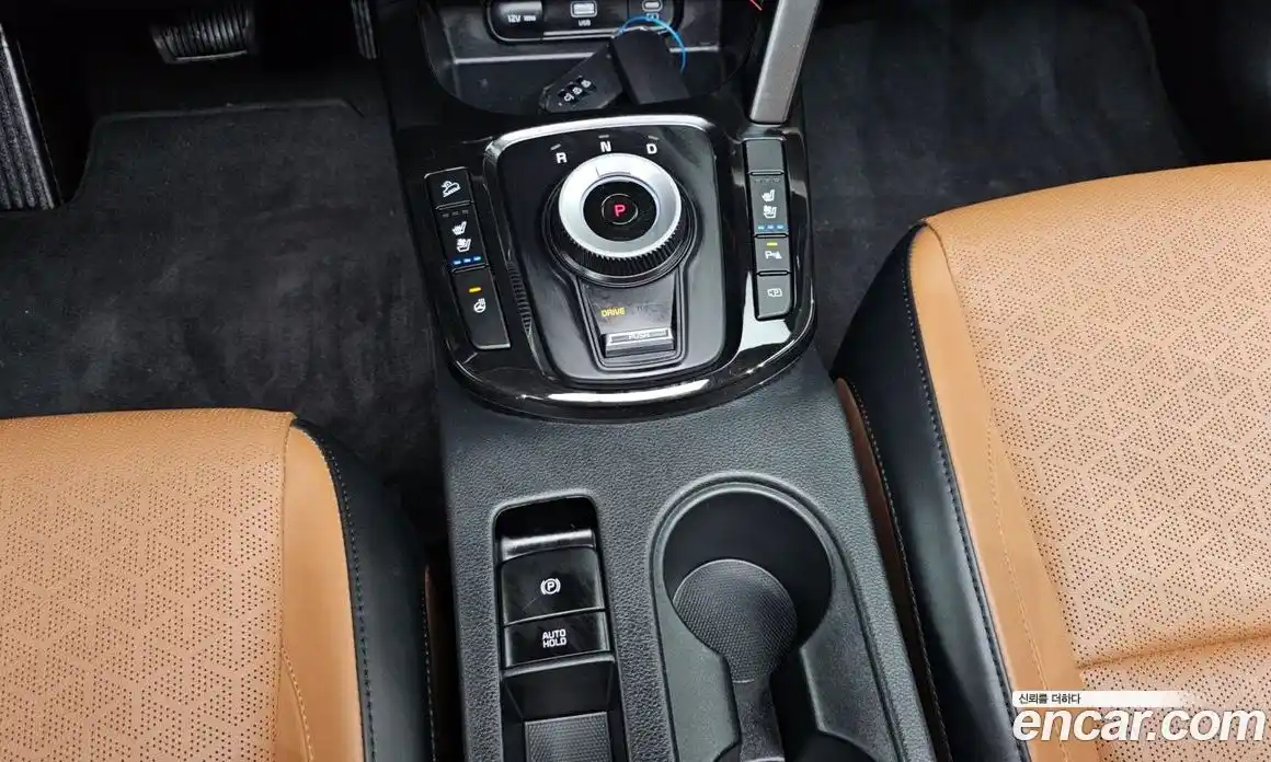 Kia Seltos 2023 2.0 Автомат в Москве № 16706, фото 7