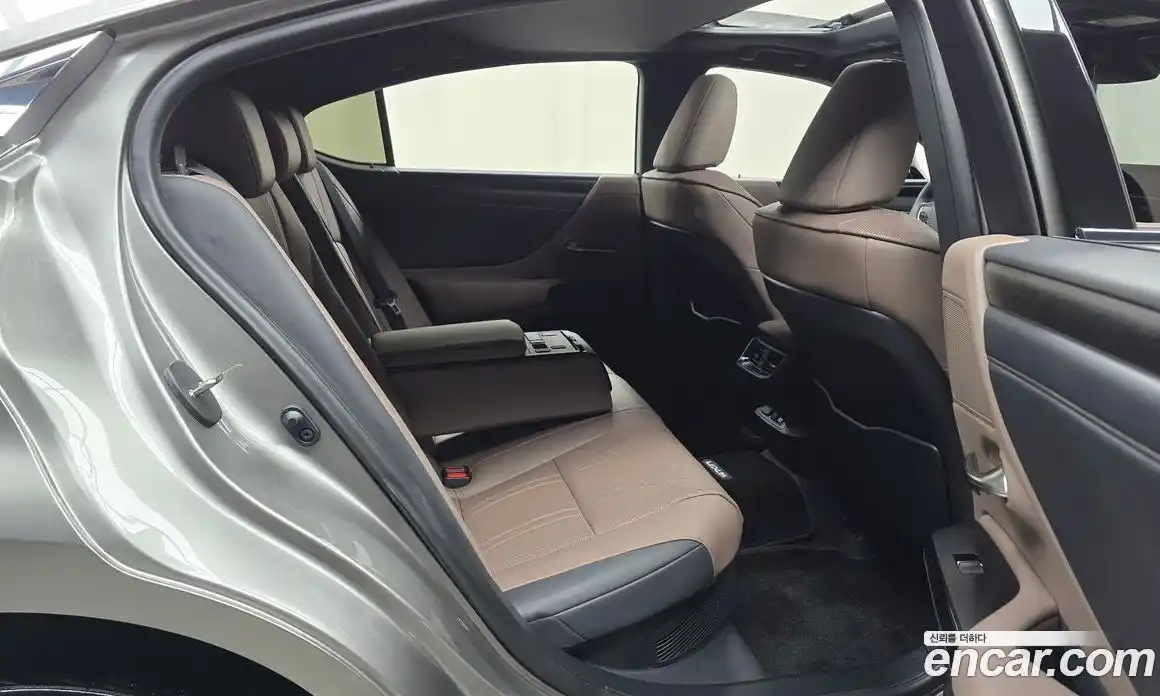 Lexus ES 2025 2.5 Автомат в Москве № 168021, фото 3