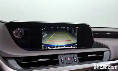 Lexus ES 2019 2.5 Автомат в Москве № 168292, миниатюра 3