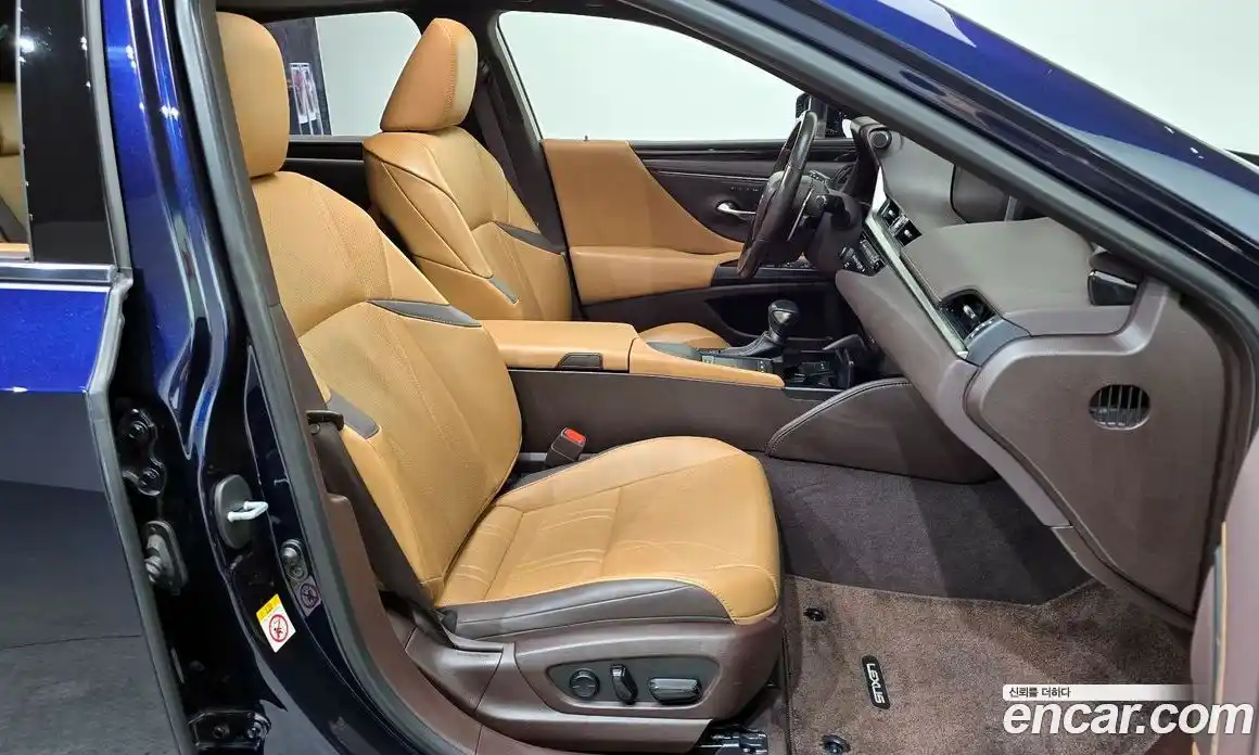 Lexus ES 2019 2.5 Автомат в Москве № 168292, фото 6