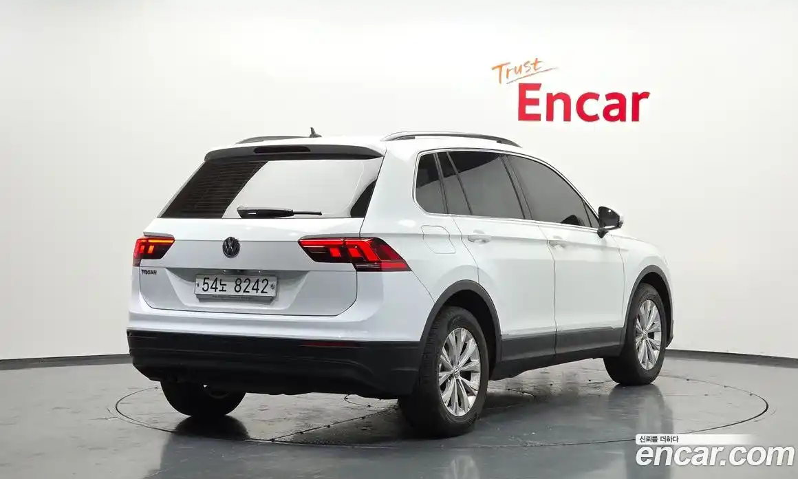 Volkswagen Tiguan 2018 2.0 Автомат в Москве № 168728, фото 16