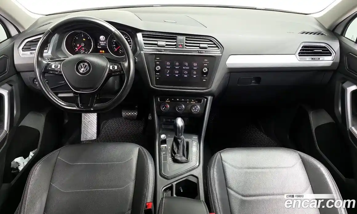 Volkswagen Tiguan 2018 2.0 Автомат в Москве № 168728, фото 17