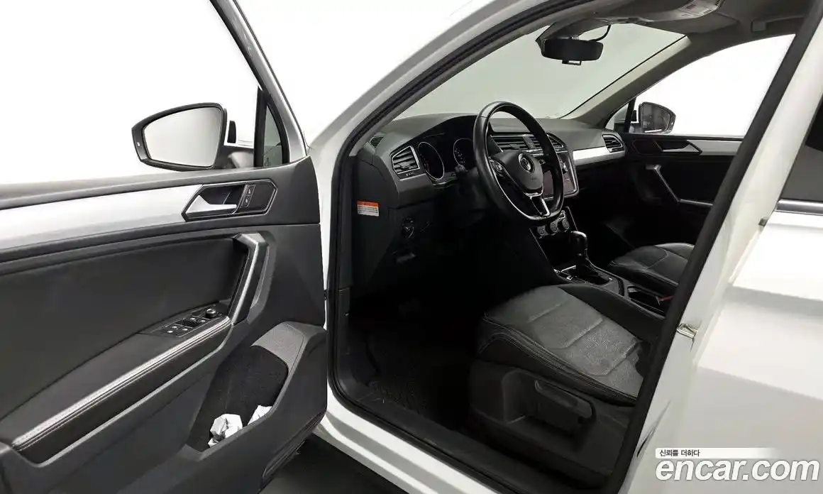 Volkswagen Tiguan 2018 2.0 Автомат в Москве № 168728, фото 19