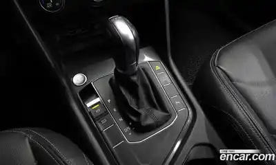 Volkswagen Tiguan 2018 2.0 Автомат в Москве № 168728, миниатюра 2