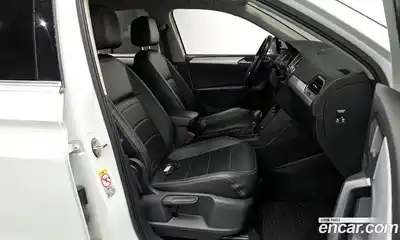 Volkswagen Tiguan 2018 2.0 Автомат в Москве № 168728, миниатюра 3