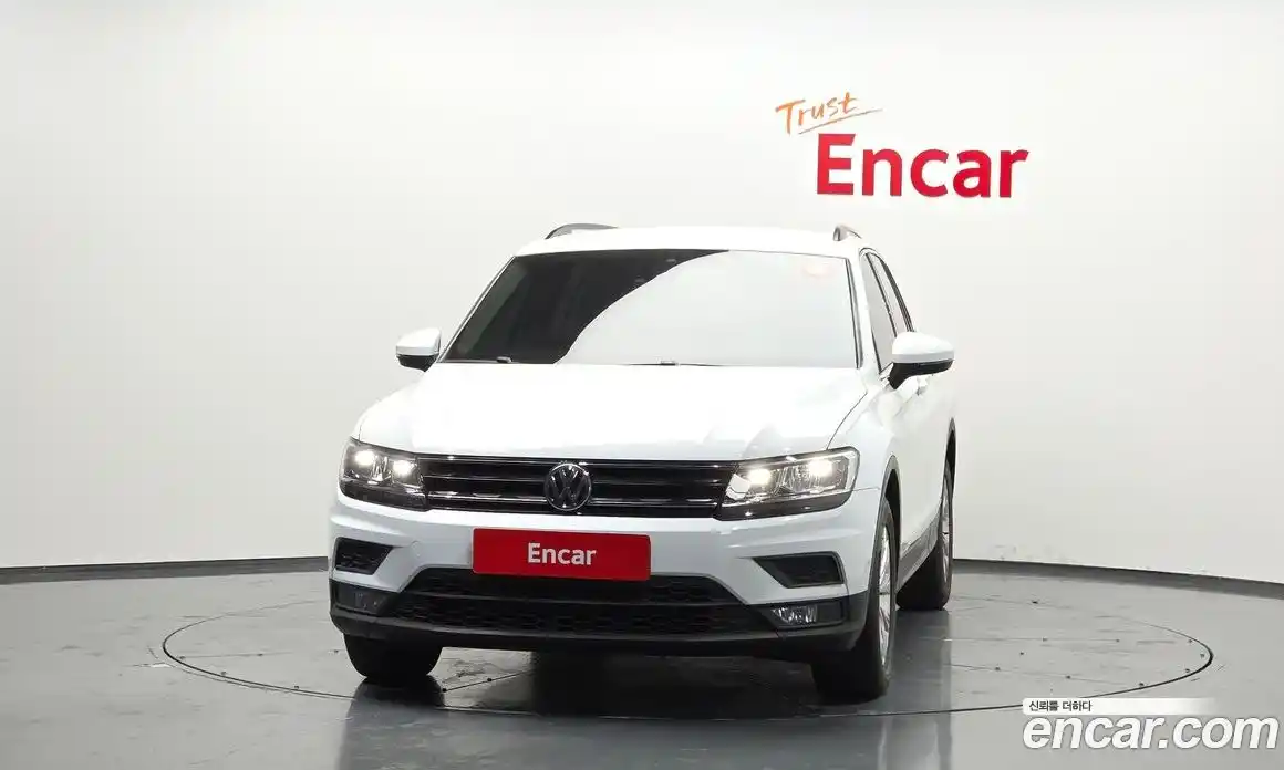 Volkswagen Tiguan 2018 2.0 Автомат в Москве № 168728, фото 5