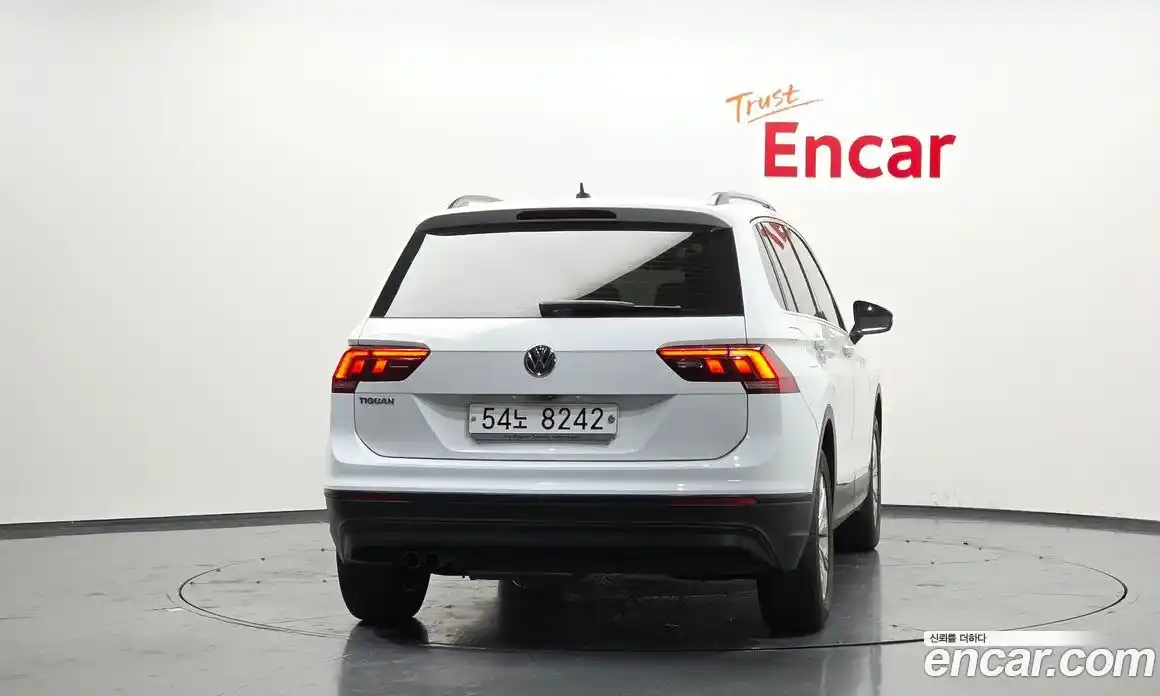 Volkswagen Tiguan 2018 2.0 Автомат в Москве № 168728, фото 6