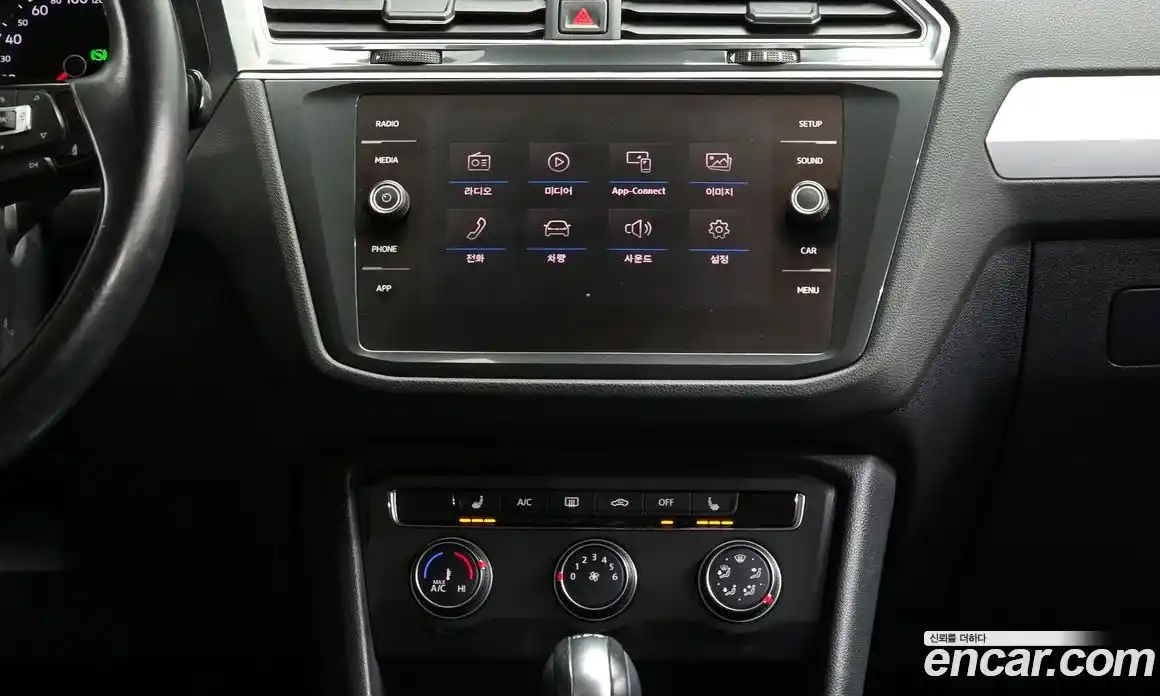 Volkswagen Tiguan 2018 2.0 Автомат в Москве № 168728, фото 9