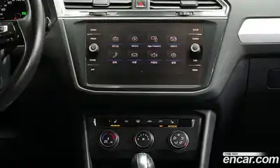 Volkswagen Tiguan 2018 2.0 Автомат в Москве № 168728, миниатюра 9