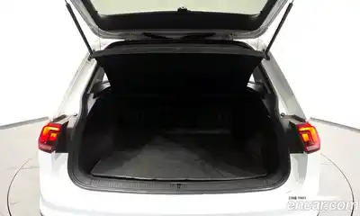 Volkswagen Tiguan 2018 2.0 Автомат в Москве № 168728, миниатюра 10