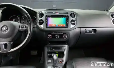 Volkswagen Tiguan 2015 2.0 Автомат в Москве № 169022, миниатюра 9