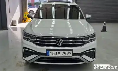 Volkswagen Tiguan 2023 2.0 Автомат в Москве № 169152, миниатюра 3