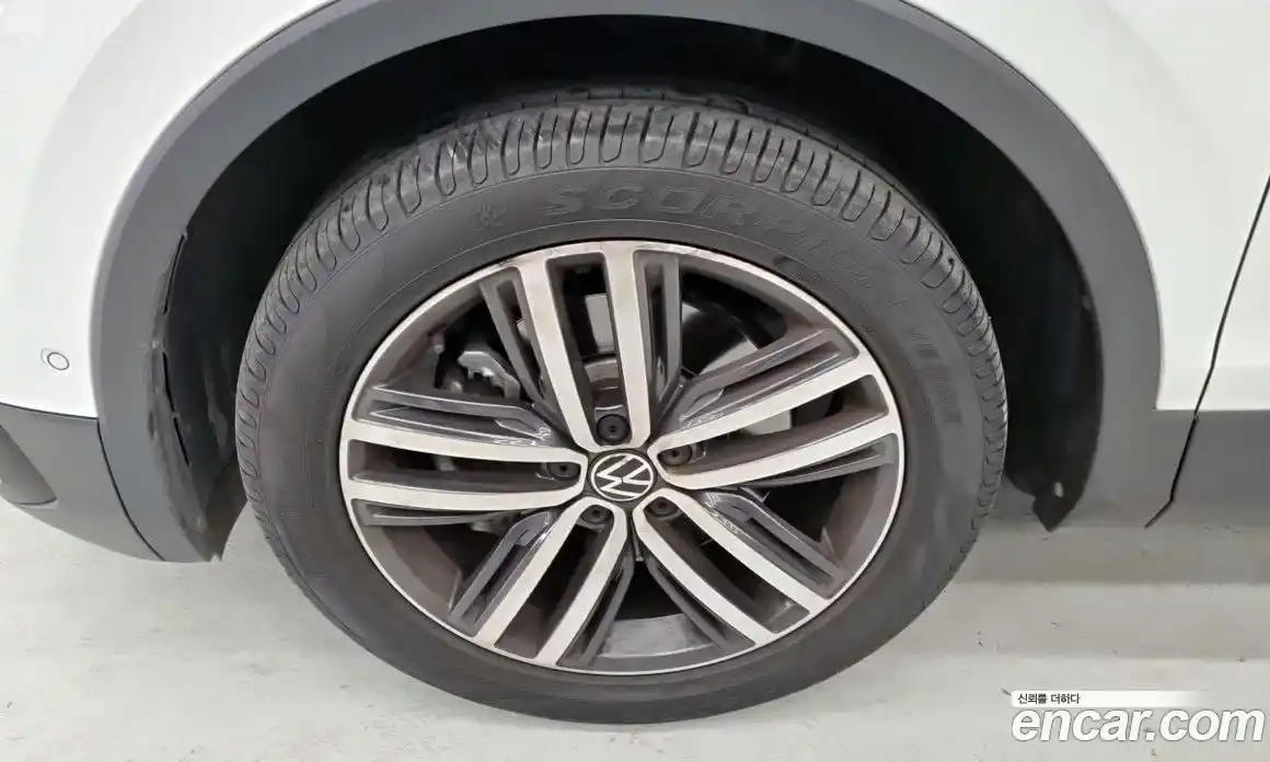 Volkswagen Tiguan 2023 2.0 Автомат в Москве № 169152, фото 6