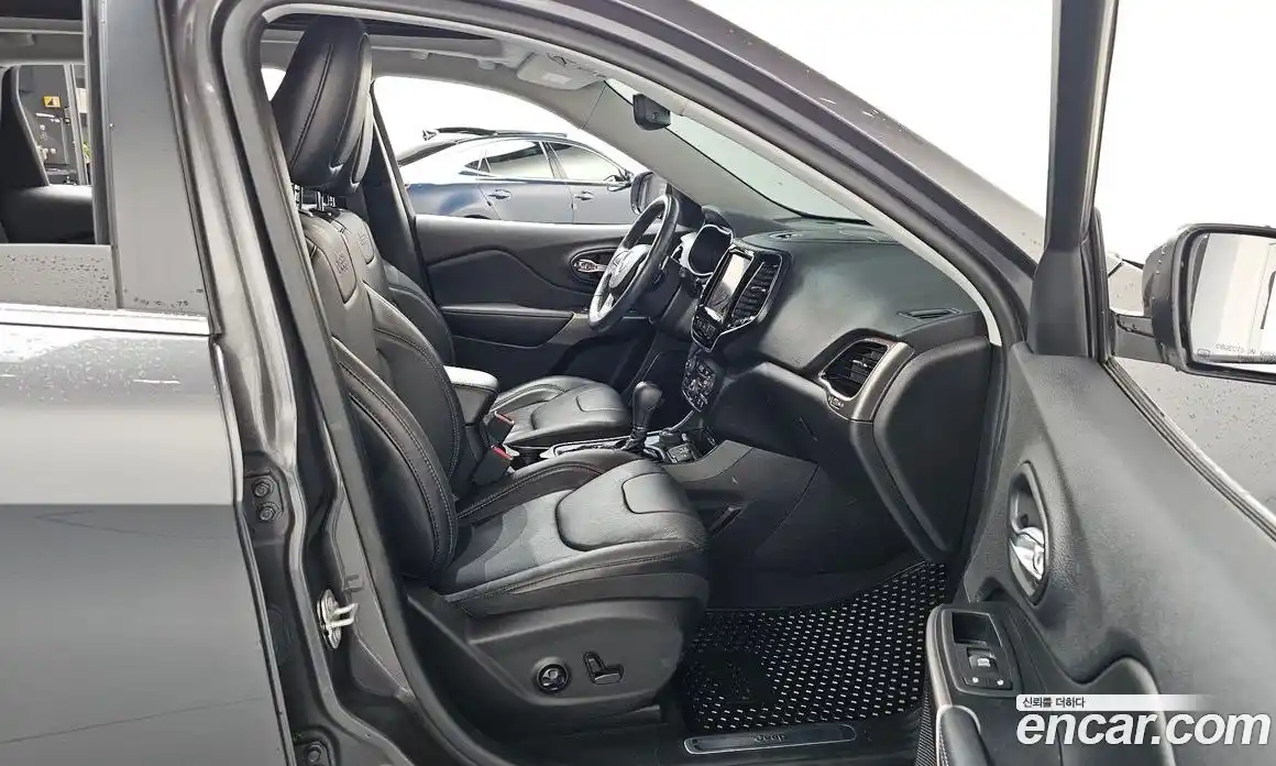 Jeep Cherokee 2020 2.4 Автомат в Москве № 169536, фото 18