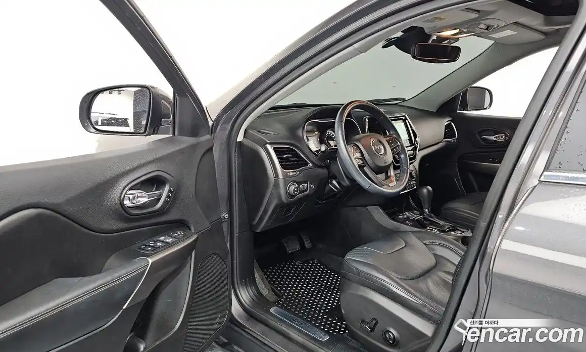 Jeep Cherokee 2020 2.4 Автомат в Москве № 169536, фото 9